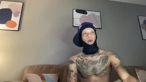 Snapshot of joshperrygoon chatting on December 30, 11:06 pm joshperrygoon online show from December 30, 11:06 pm