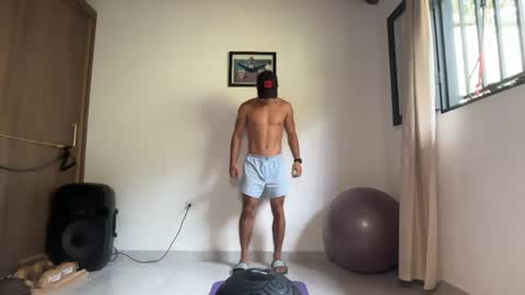 Im Jouliano online show from April 28, 3:27 pm