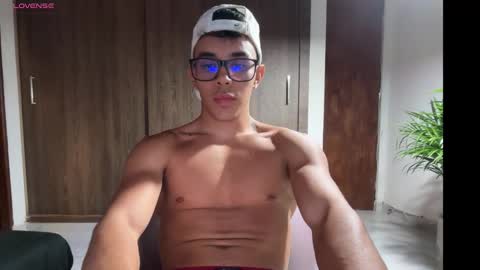 Im Jouliano online show from November 17, 10:34 pm