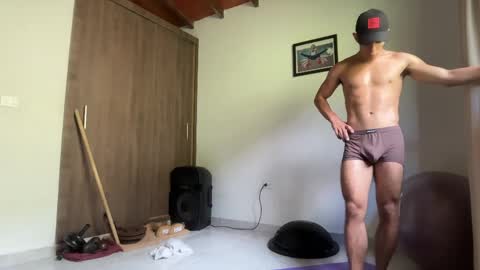 Im Jouliano online show from May 4, 3:29 pm