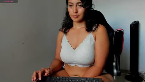 sofiaparker8 online show from June 28, 9:44 pm