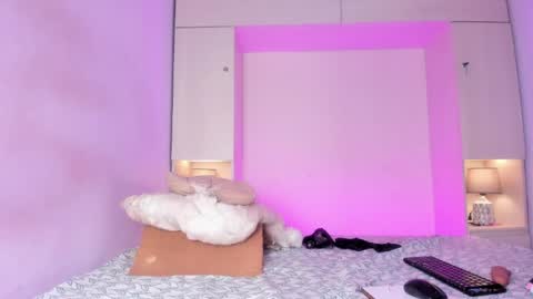 joyceblake online show from June 5, 4:52 am