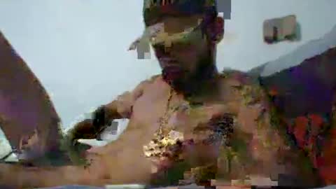 jpineda97 online show from May 29, 7:01 pm