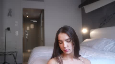 Jennifer Diaz online show from February 23, 3:36 pm