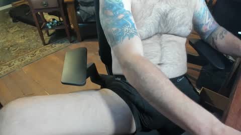 jsimon04 online show from December 29, 3:57 pm