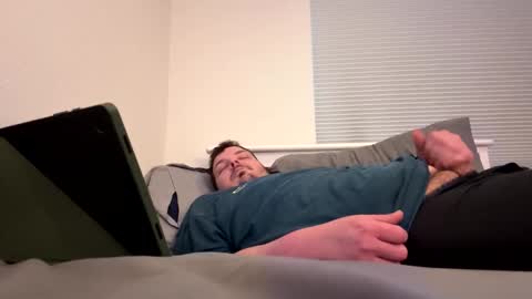 bighugs69 online show from May 28, 2:42 am