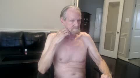 jtull52 online show from June 27, 11:22 pm