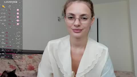 Julia and Julia online show from July 8, 1:58 pm