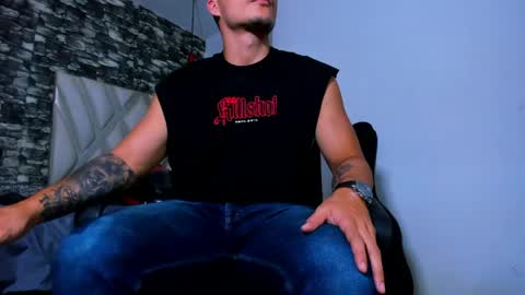 juan_jsmith online show from April 30, 10:03 pm