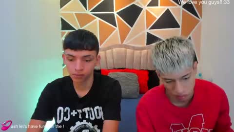 JuanSteven online show from August 4, 10:33 am
