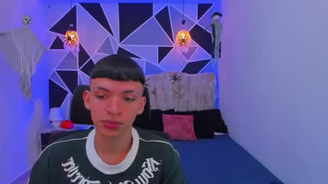 JuanSteven online show from November 1, 12:37 pm