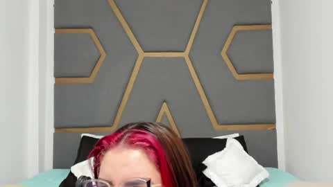 Juana Valkiria online show from July 4, 3:21 am