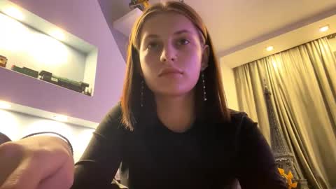 Lola online show from November 12, 6:21 pm