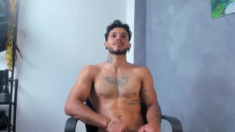 Juan Esteban online show from February 6, 7:05 pm