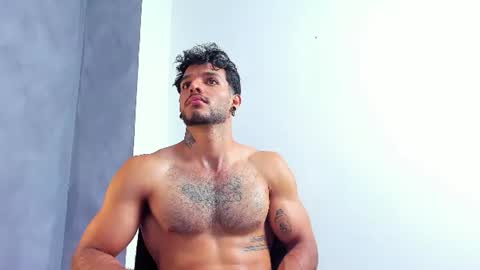 Juan Esteban online show from June 21, 3:02 am