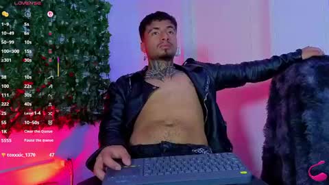 juancamilo66_ online show from July 13, 2:48 am