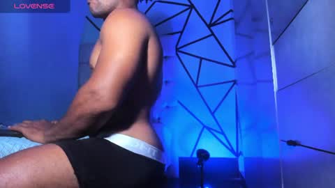 independent model online show from July 24, 4:26 pm