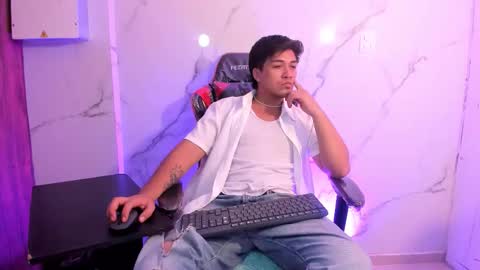 JUAN  online show from December 16, 5:25 am