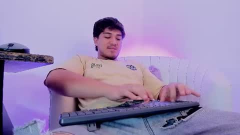 JUAN  online show from June 27, 10:05 pm