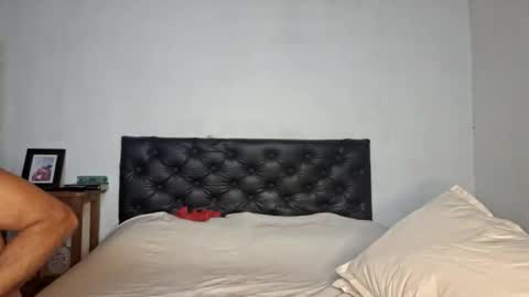 juanyroo online show from March 9, 2:50 am