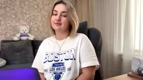 JudeValenti online show from October 17, 4:49 am