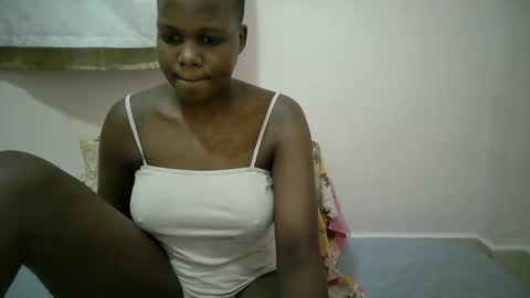 juicy_bella2 online show from September 27, 3:21 pm