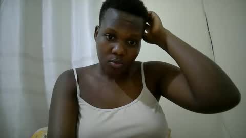 juicy_bella2 online show from October 13, 8:33 pm
