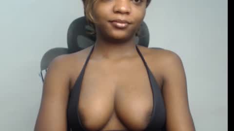 Wet Baddie online show from November 6, 7:55 am