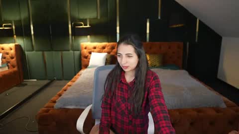 Elza online show from May 4, 10:33 am