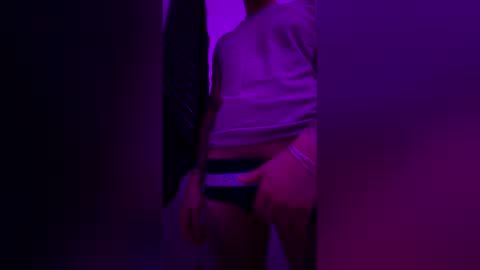 juicyboy97 online show from March 31, 7:14 pm