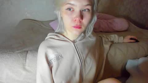 Snapshot of juisykitten chatting on September 30, 9:36 pm Anna online show from September 30, 9:36 pm