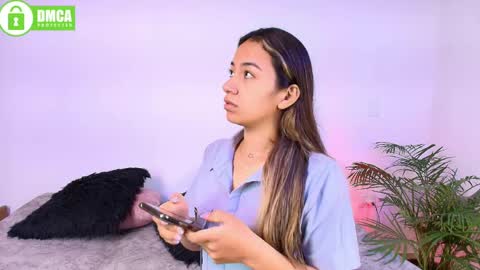 Jules and Gia online show from April 29, 2:44 pm