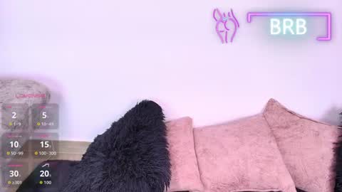 Jules and Gia online show from July 29, 9:31 am