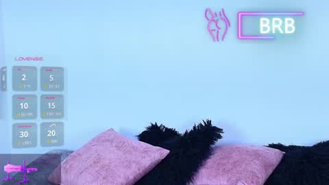 Jules and Gia online show from July 25, 9:40 am