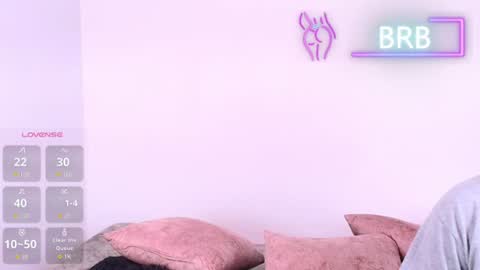 Jules and Gia online show from August 4, 9:49 am