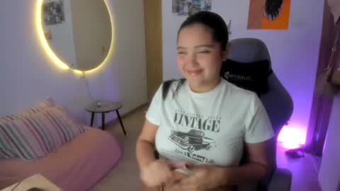 juli_santos_22 online show from July 19, 4:20 pm