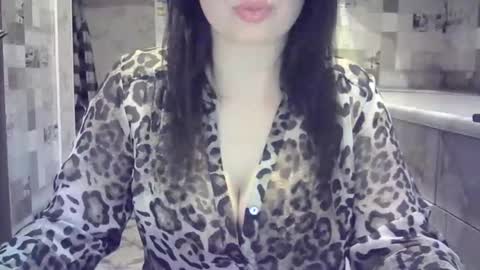 julia69009 online show from May 27, 8:28 pm