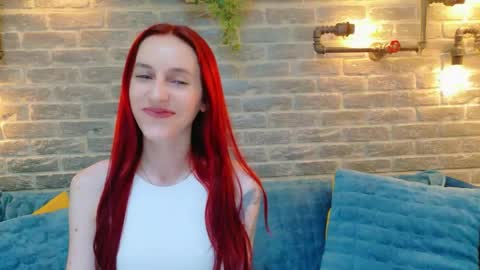 JuliaJae online show from May 5, 6:30 am