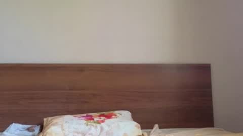 julia_giulia online show from October 7, 7:15 am