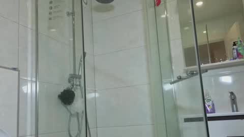 julia_giulia online show from January 6, 6:34 pm