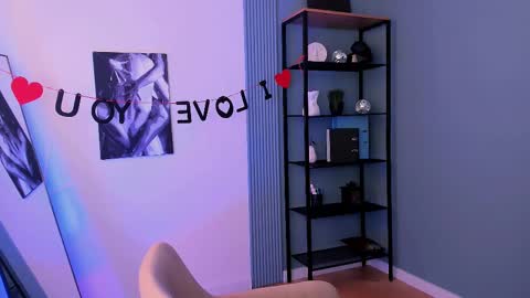 julia_levis online show from February 13, 5:26 am