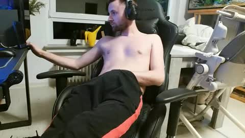 julia_official online show from February 21, 9:07 pm