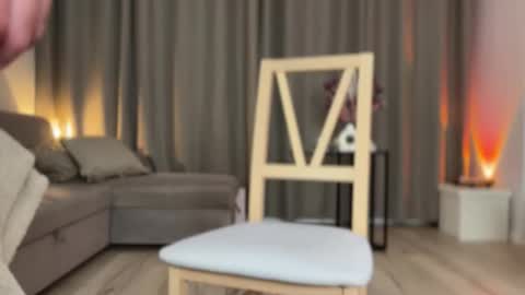 Julia R Le online show from February 4, 9:40 pm