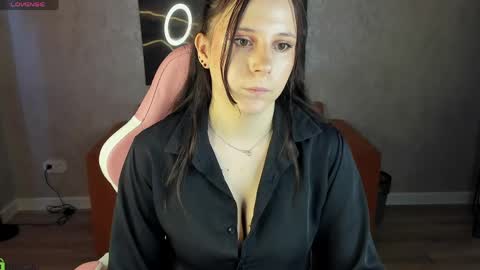 Julia Shyy online show from May 7, 1:23 am