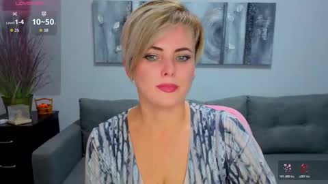 Julia online show from October 31, 12:38 pm