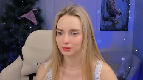 Julia online show from December 22, 2:13 pm