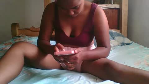 juliah02 online show from March 12, 7:46 am