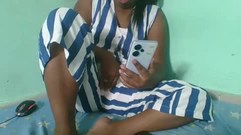 juliah02 online show from February 12, 12:01 pm