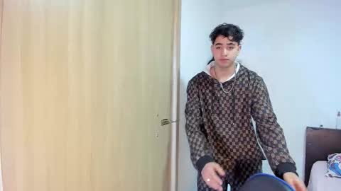 Snapshot of julian_billy chatting on November 1, 9:25 pm julian billy online show from November 1, 9:25 pm