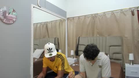 Snapshot of julian_billy chatting on February 10, 6:03 pm julian billy online show from February 10, 6:03 pm